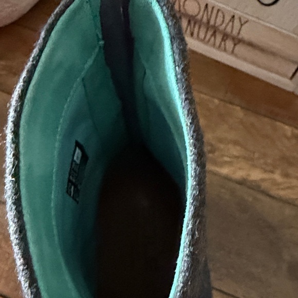 Solo Charcoal Gray Winter Boots - Picture 6 of 6